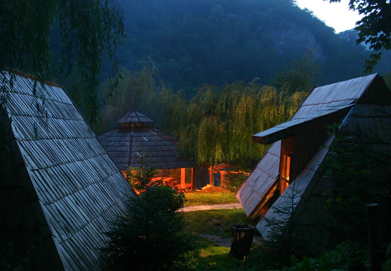 Hotel Rafting Camp Encijan Foca Exterior foto